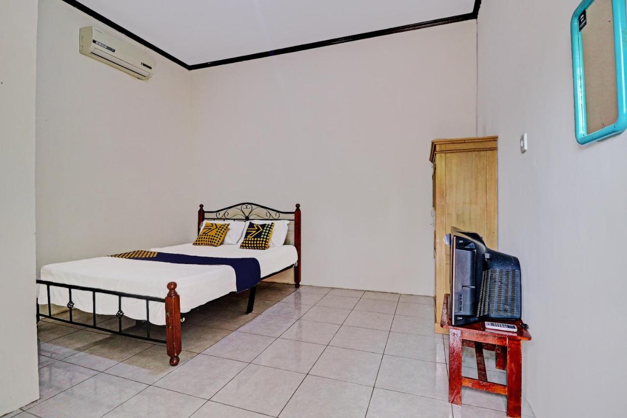 Oyo 92056 Asri Kost Syariah Hotell Jambi Eksteriør bilde