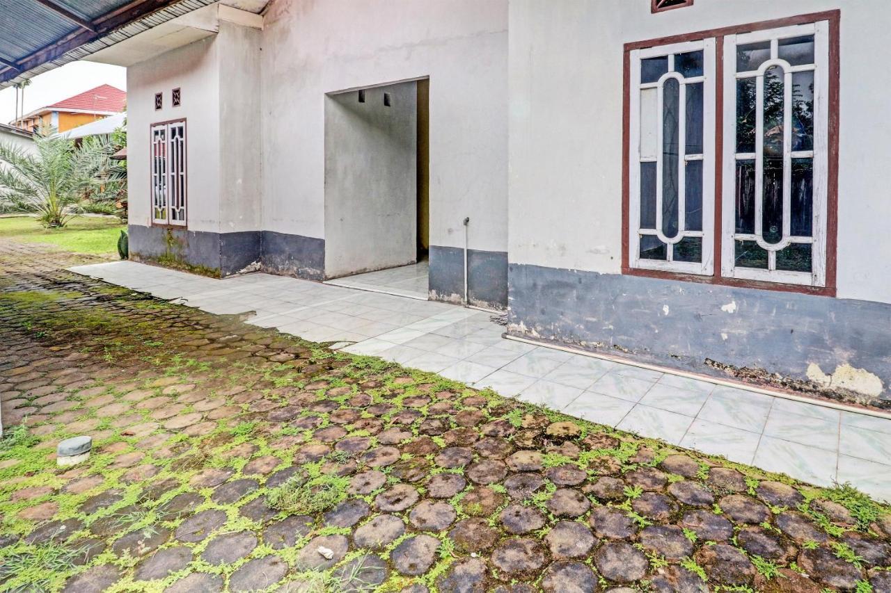 Oyo 92056 Asri Kost Syariah Hotell Jambi Eksteriør bilde