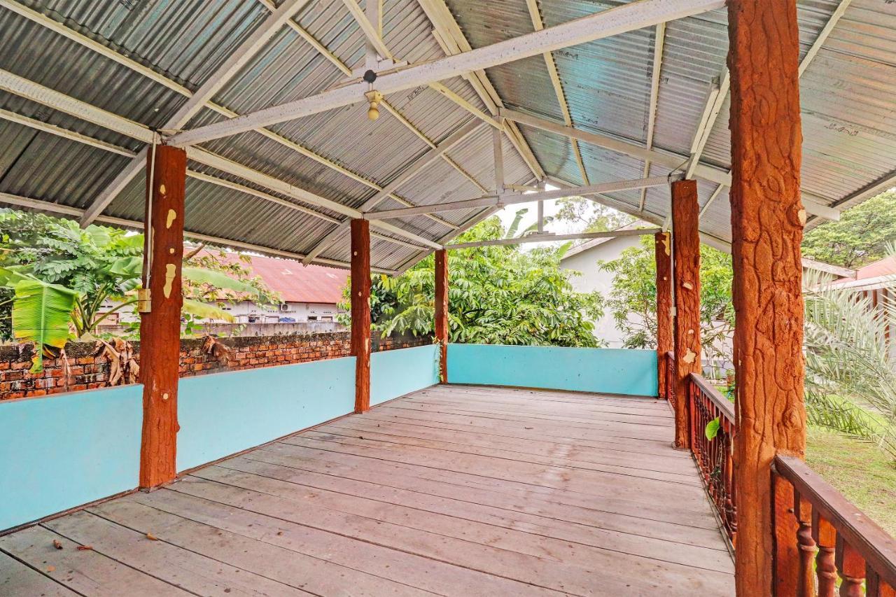 Oyo 92056 Asri Kost Syariah Hotell Jambi Eksteriør bilde