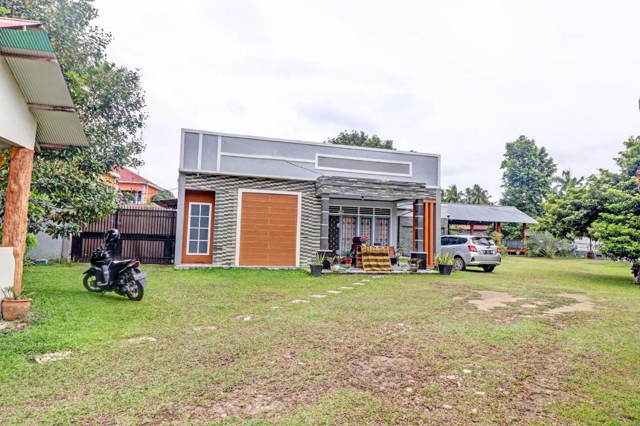 Oyo 92056 Asri Kost Syariah Hotell Jambi Eksteriør bilde
