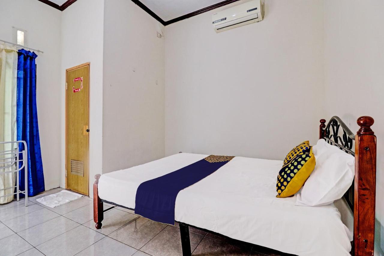 Oyo 92056 Asri Kost Syariah Hotell Jambi Eksteriør bilde