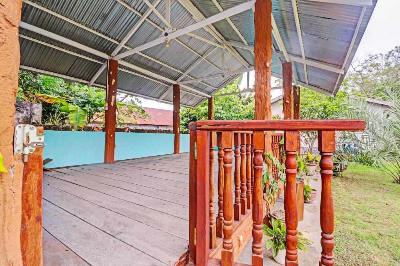 Oyo 92056 Asri Kost Syariah Hotell Jambi Eksteriør bilde